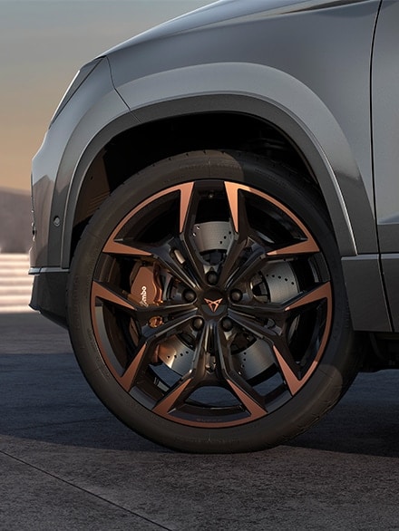 cupra ateca vz edition 20 inches alloy wheels and Brembo brakes