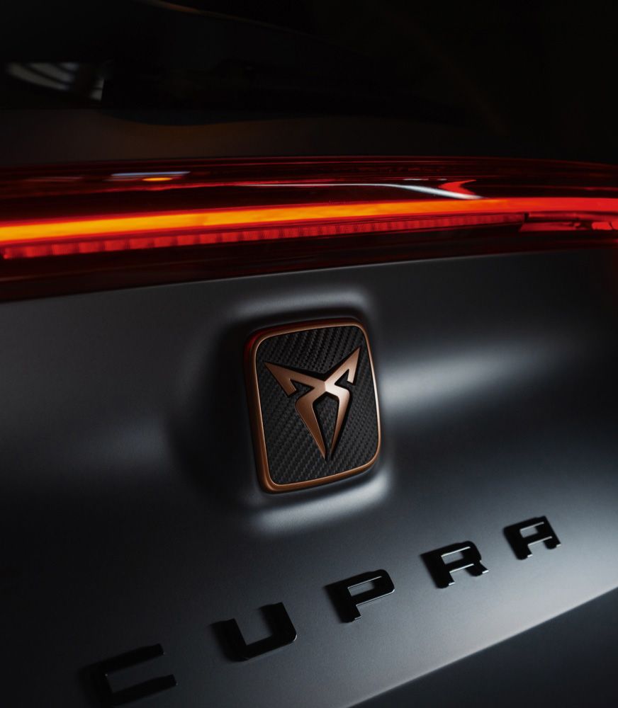 cupra-formentor-back-logo-view